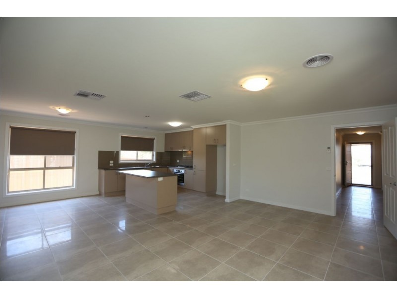 23 Bullfrog Court, Thurgoona NSW 2640