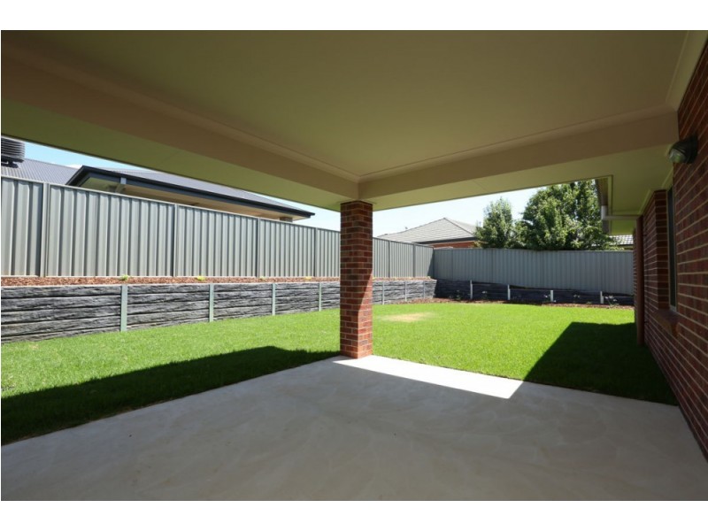 23 Bullfrog Court, Thurgoona NSW 2640