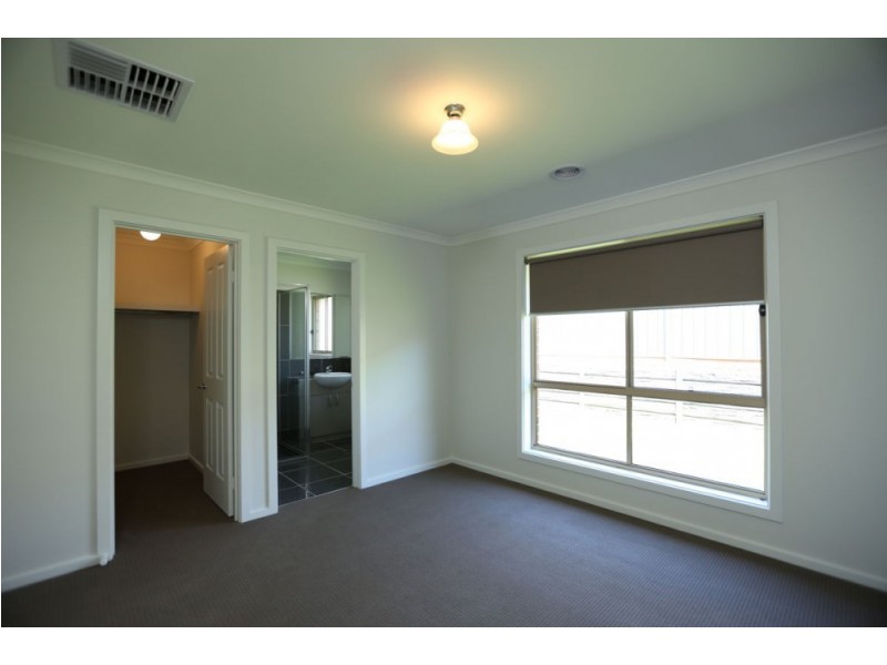 23 Bullfrog Court, Thurgoona NSW 2640