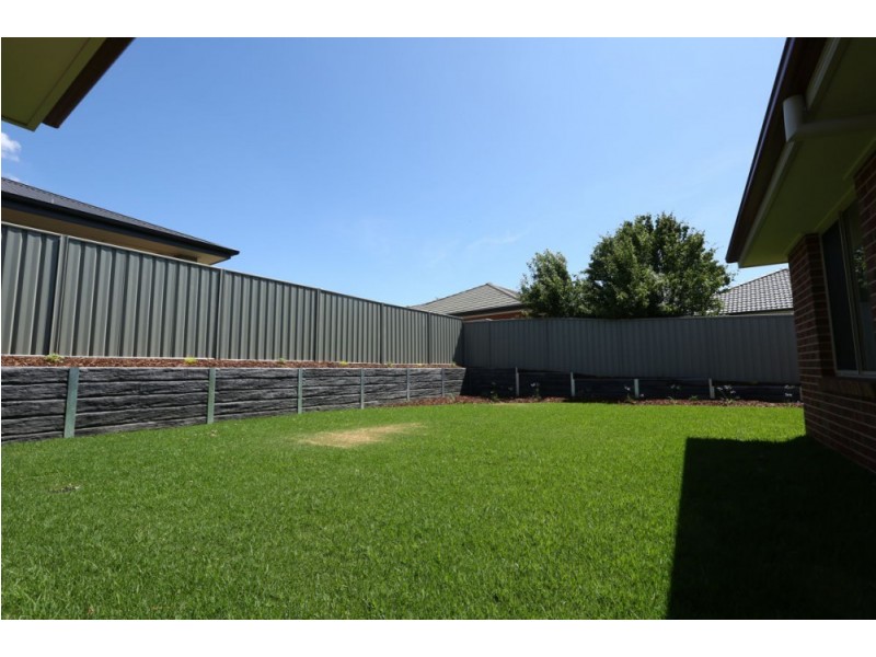 23 Bullfrog Court, Thurgoona NSW 2640