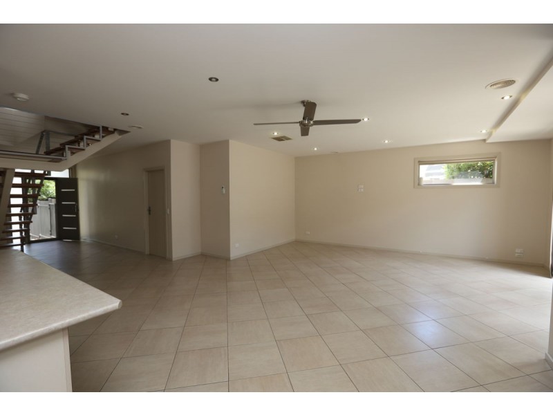 1/518 Thurgoona St, Albury NSW 2640