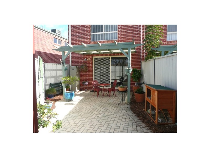 3/550 Kotthoff St, Lavington NSW 2641
