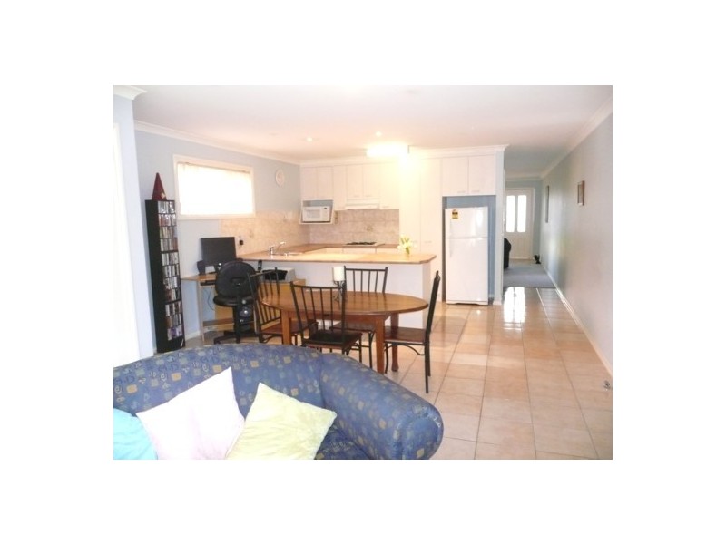 3/550 Kotthoff St, Lavington NSW 2641
