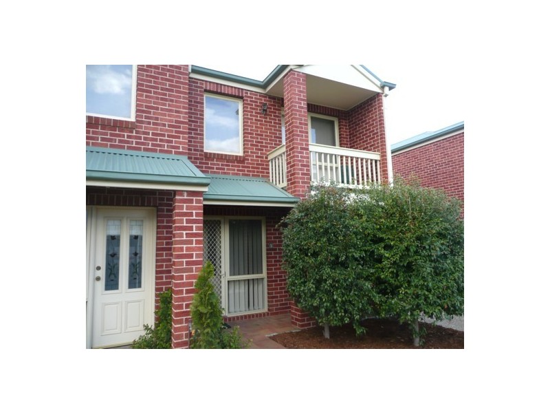 3/550 Kotthoff St, Lavington NSW 2641
