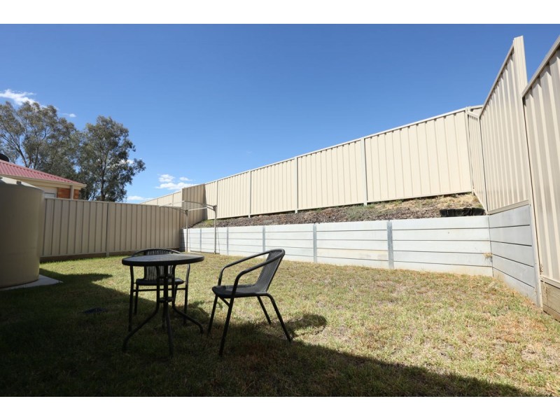 42 O’Shea Street, Lavington NSW 2641