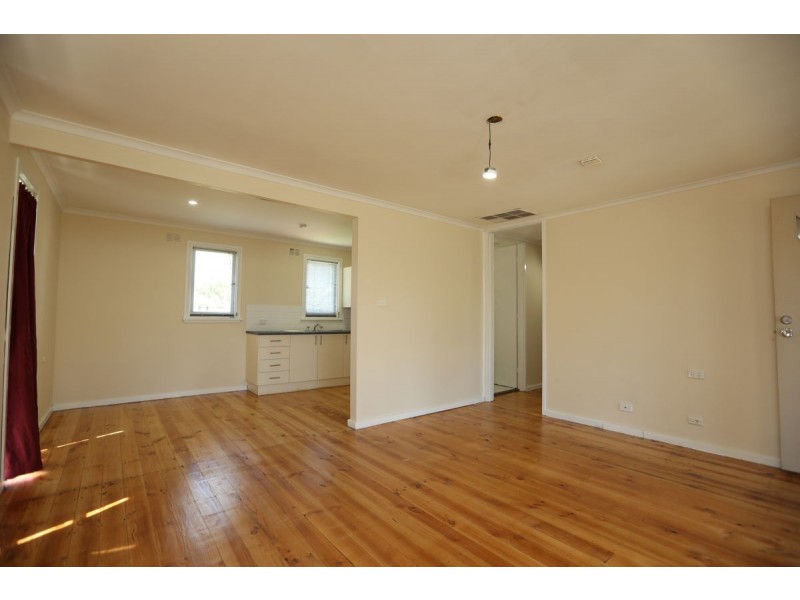 424 Dick Road, Lavington NSW 2641