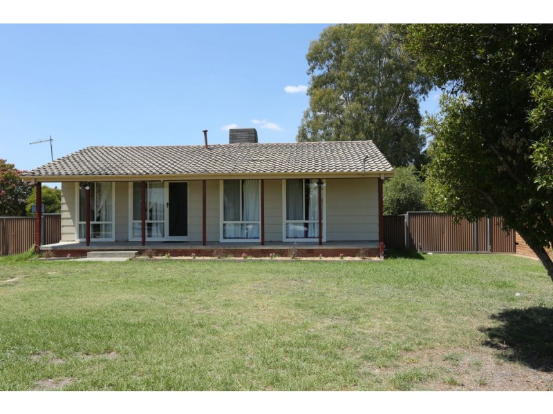 424 Dick Road, Lavington NSW 2641