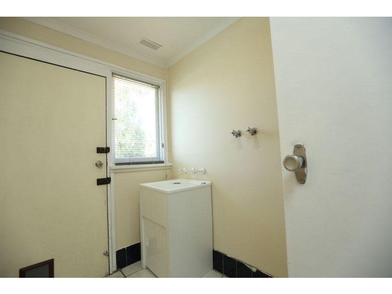 424 Dick Road, Lavington NSW 2641