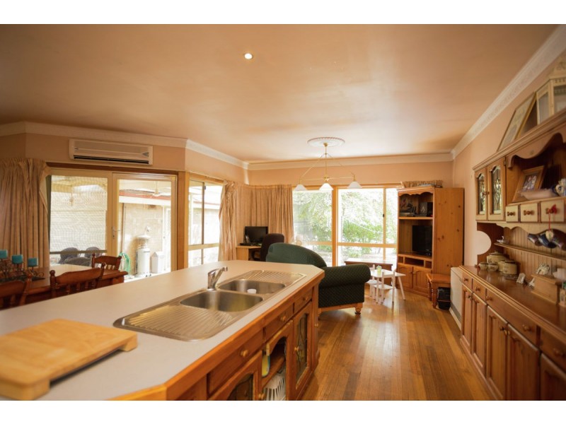 1043 Barooga St, North Albury NSW 2640