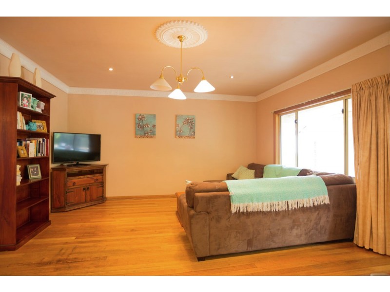 1043 Barooga St, North Albury NSW 2640