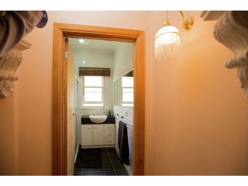 1043 Barooga St, North Albury NSW 2640