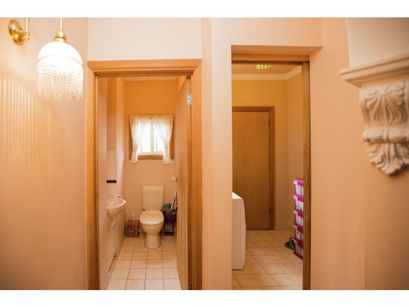 1043 Barooga St, North Albury NSW 2640