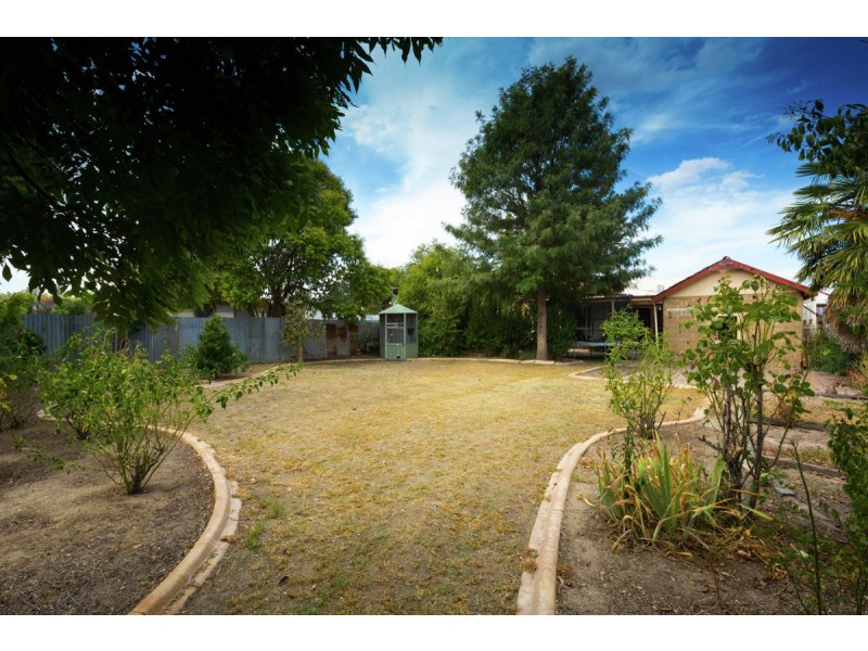 1043 Barooga St, North Albury NSW 2640