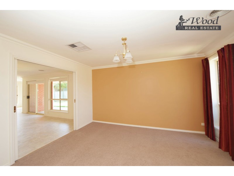 40 Winnell Court, Thurgoona NSW 2640