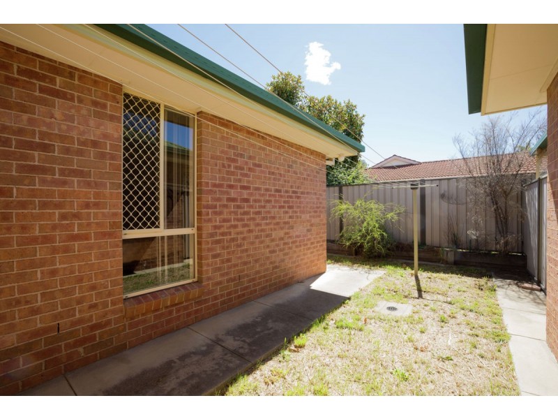 4/2 Owen Court, Lavington NSW 2641