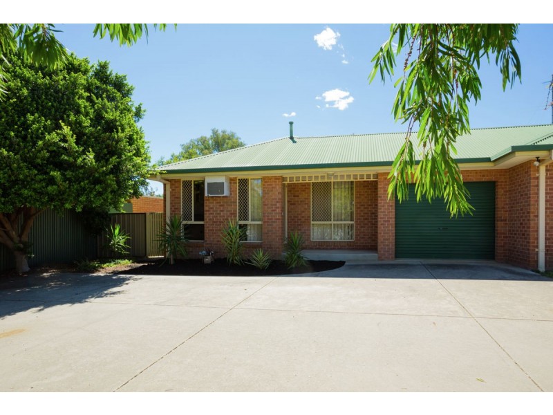 4/2 Owen Court, Lavington NSW 2641
