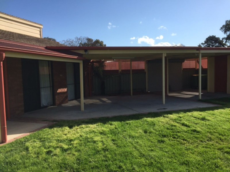 24 Garoogong Rd, Lavington NSW 2641