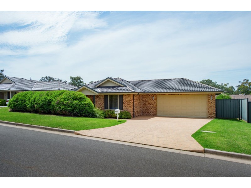 16 Squirrel Glider Drive, Thurgoona NSW 2640
