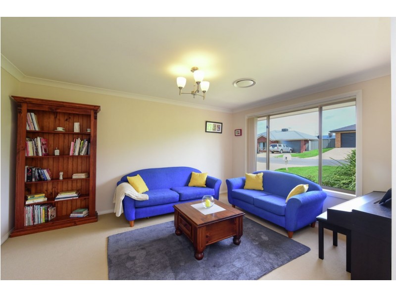 16 Squirrel Glider Drive, Thurgoona NSW 2640