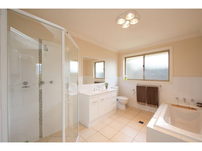 16 Squirrel Glider Drive, Thurgoona NSW 2640