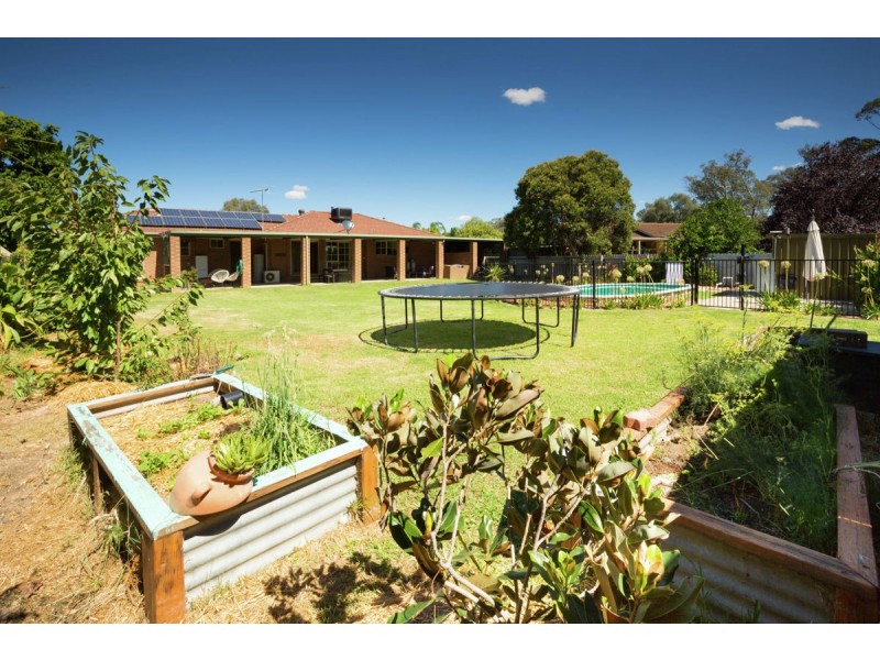 3 Gibson Drive, Burrumbuttock NSW 2642