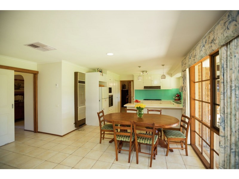 3 Gibson Drive, Burrumbuttock NSW 2642