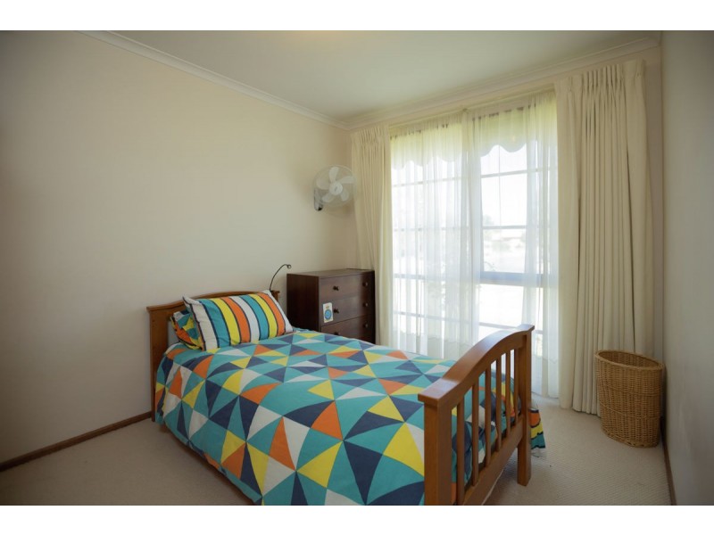 3 Gibson Drive, Burrumbuttock NSW 2642