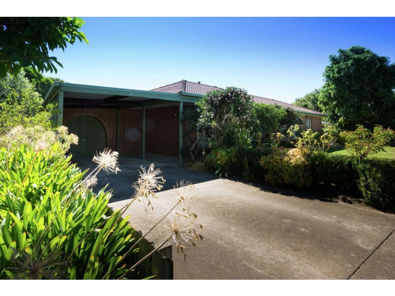 3 Gibson Drive, Burrumbuttock NSW 2642