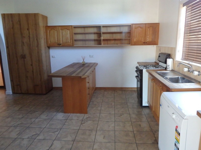 471 Griffith Road, Lavington NSW 2641