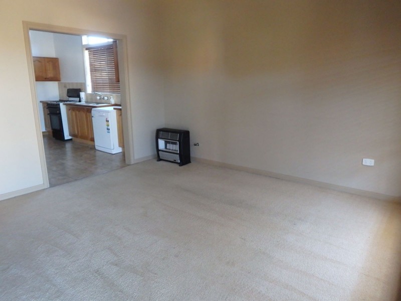 471 Griffith Road, Lavington NSW 2641