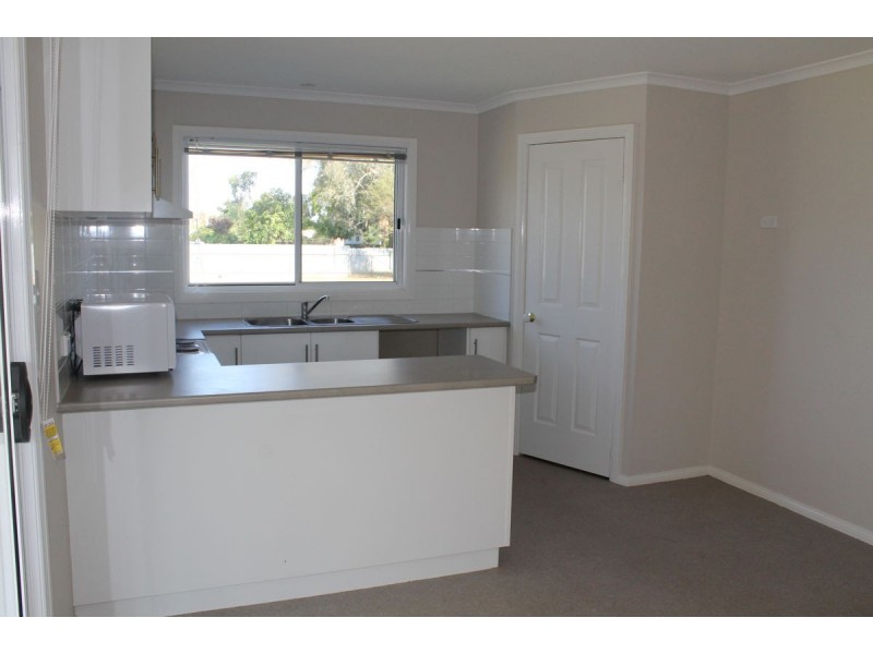 6a Second Ave, Henty NSW 2658