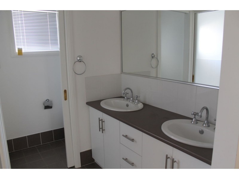 6a Second Ave, Henty NSW 2658