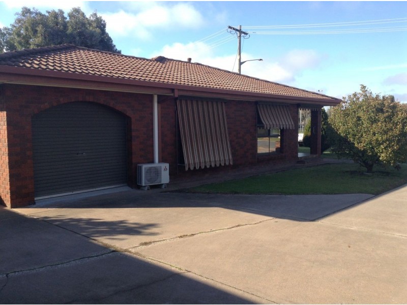 1/570 Schneider Street, Lavington NSW 2641