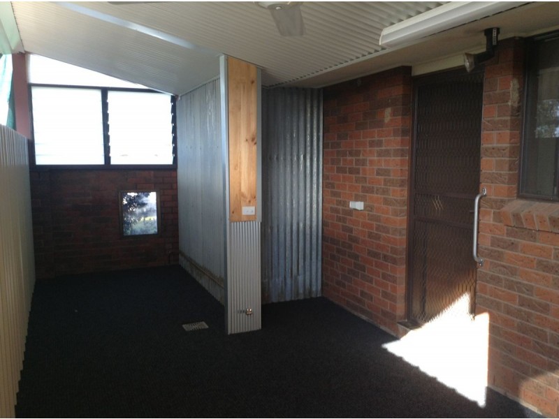 1/570 Schneider Street, Lavington NSW 2641