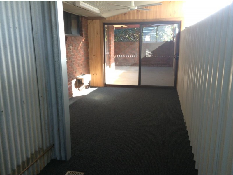 1/570 Schneider Street, Lavington NSW 2641