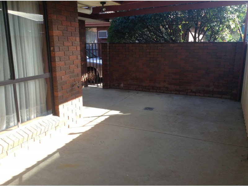 1/570 Schneider Street, Lavington NSW 2641