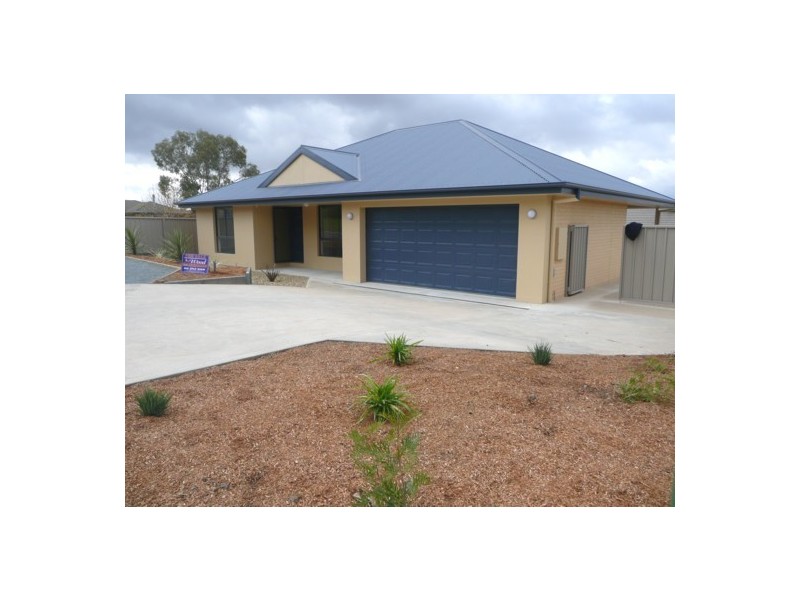 19 Dillagar Pl, Springdale Heights NSW 2641
