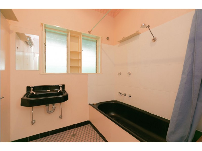 431 Bownds Street, Lavington NSW 2641