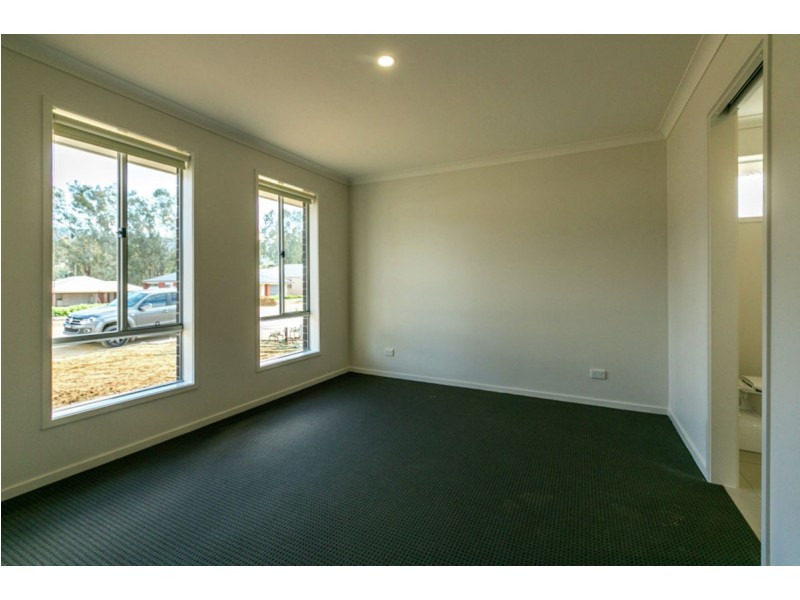 55A Royce Crescent, Lavington NSW 2641