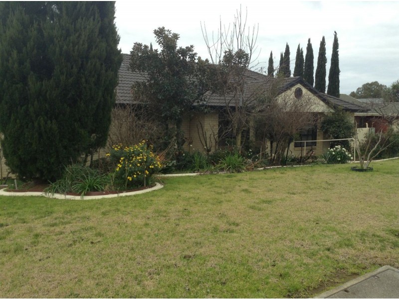 20 Orchard Way, Lavington NSW 2641