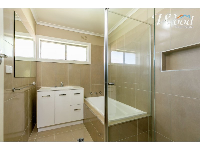 418 Prune St, Lavington NSW 2641