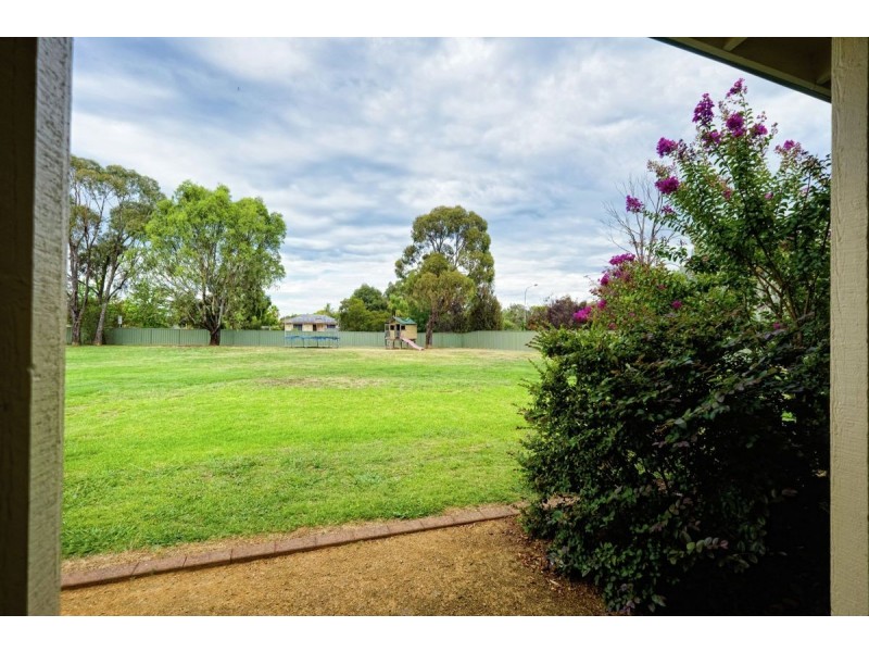 4 Quandong Road, Thurgoona NSW 2640