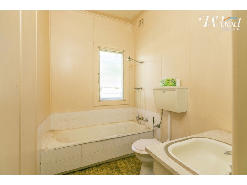 523 McKenzie Street, Lavington NSW 2641