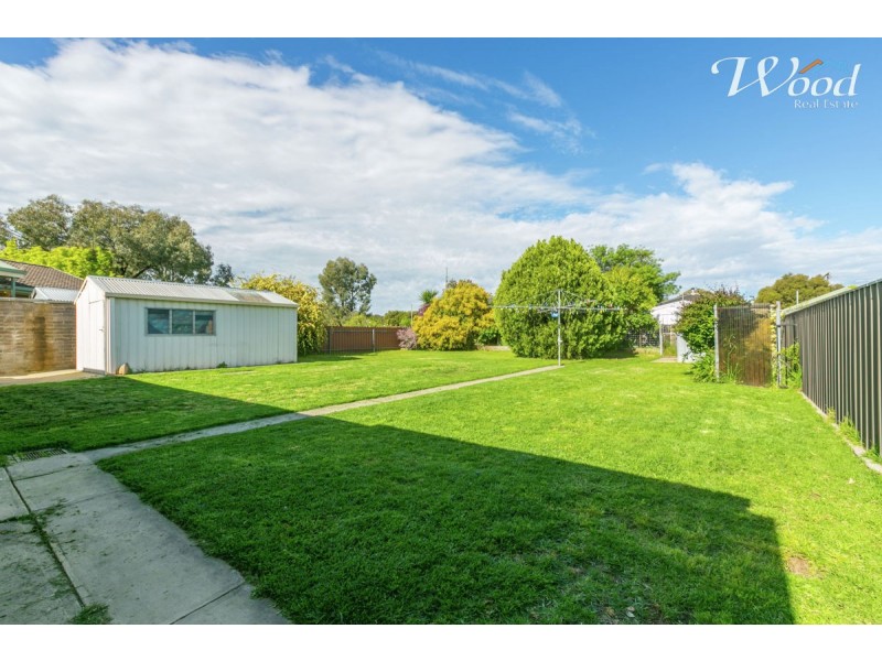 464 Danes Street, Lavington NSW 2641