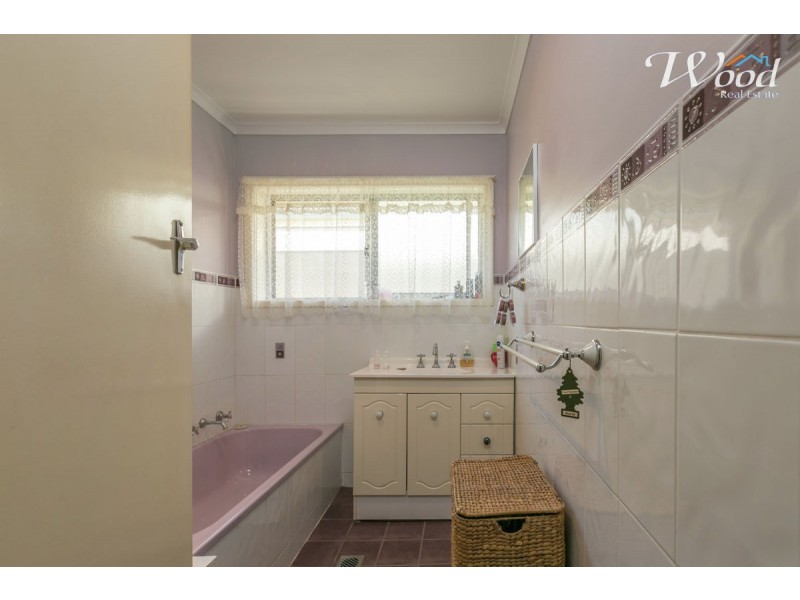464 Danes Street, Lavington NSW 2641