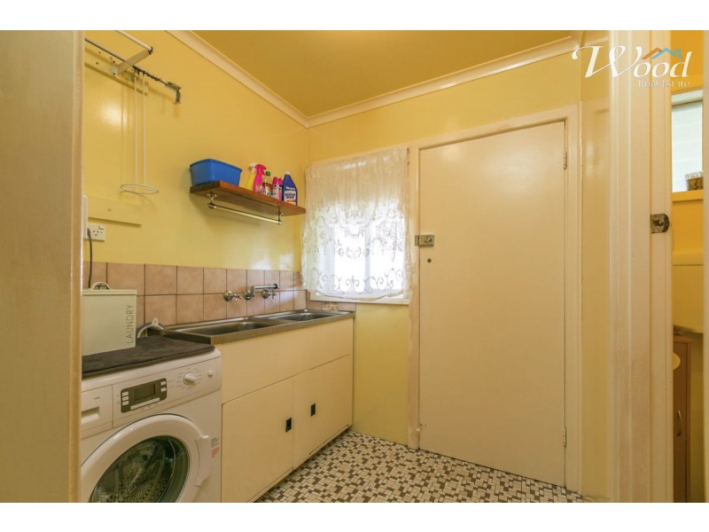 464 Danes Street, Lavington NSW 2641