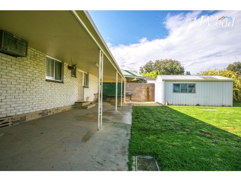 464 Danes Street, Lavington NSW 2641