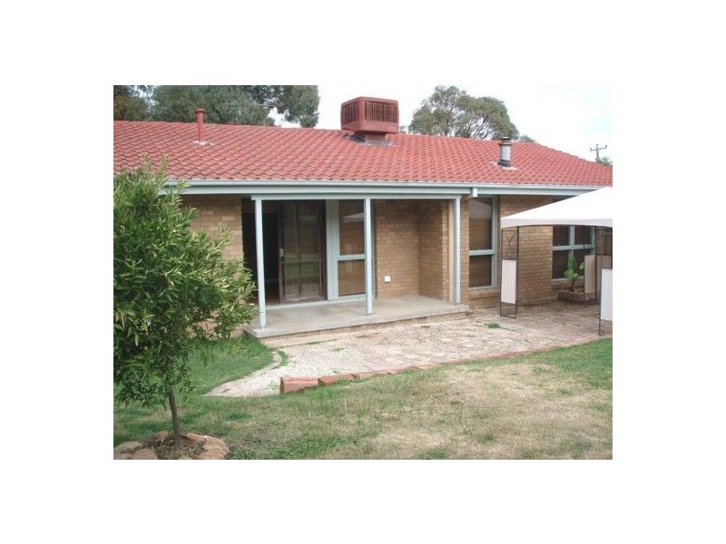 2 Algona Road, Lavington NSW 2641