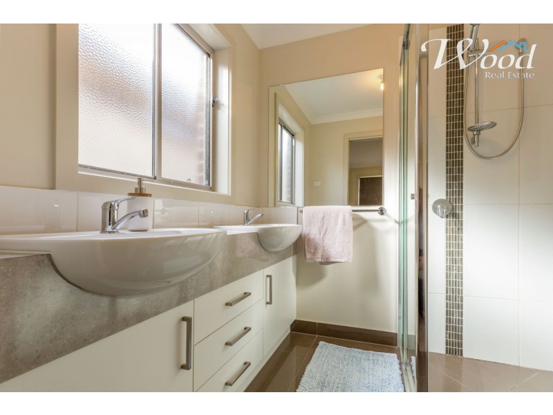 230 Vickers Road, Lavington NSW 2641