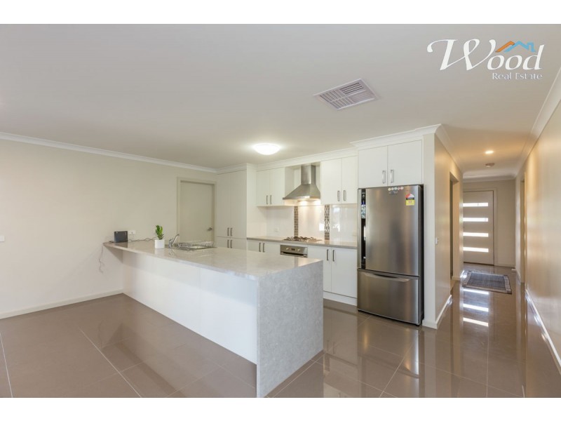 230 Vickers Road, Lavington NSW 2641